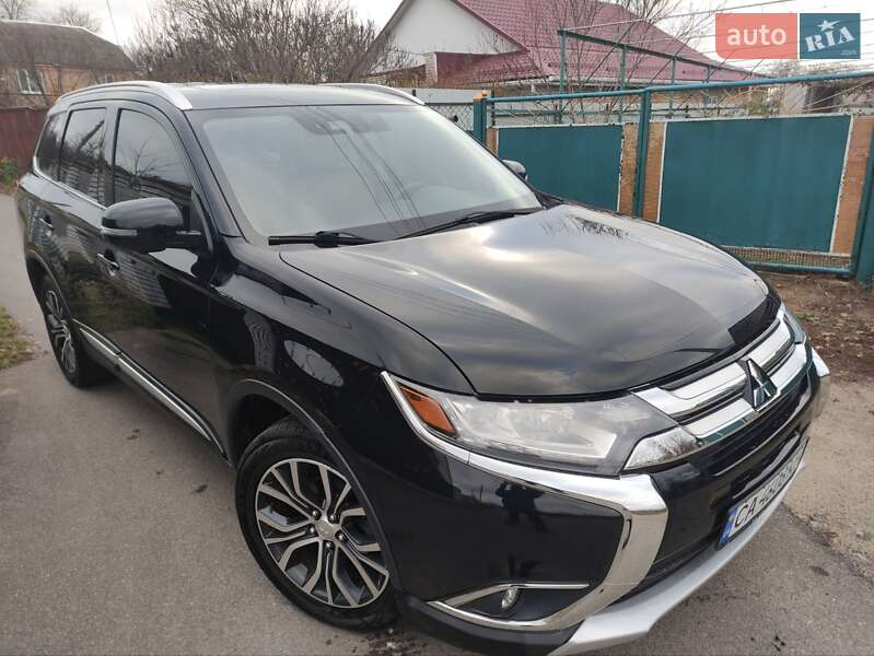 Внедорожник / Кроссовер Mitsubishi Outlander 2018 в Корсуне-Шевченковском