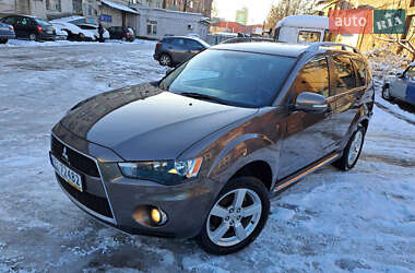 Внедорожник / Кроссовер Mitsubishi Outlander 2010 в Житомире