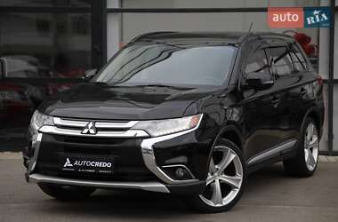 Внедорожник / Кроссовер Mitsubishi Outlander 2015 в Харькове