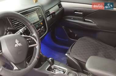 Внедорожник / Кроссовер Mitsubishi Outlander 2013 в Запорожье