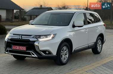 Внедорожник / Кроссовер Mitsubishi Outlander 2019 в Львове