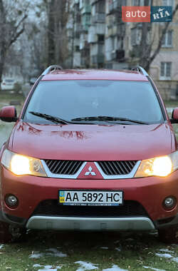 Внедорожник / Кроссовер Mitsubishi Outlander 2008 в Киеве