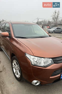 Позашляховик / Кросовер Mitsubishi Outlander 2013 в Харкові