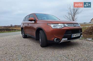 Внедорожник / Кроссовер Mitsubishi Outlander 2015 в Запорожье