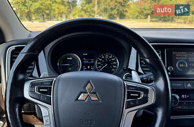 Внедорожник / Кроссовер Mitsubishi Outlander 2018 в 