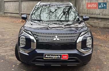 Внедорожник / Кроссовер Mitsubishi Outlander 2021 в Киеве