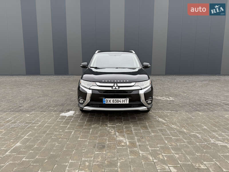 Позашляховик / Кросовер Mitsubishi Outlander 2016 в Хмельницькому