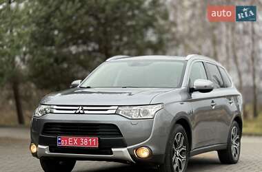 Позашляховик / Кросовер Mitsubishi Outlander 2015 в Дрогобичі