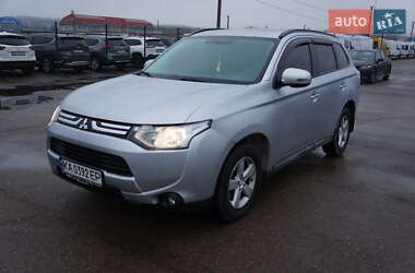 Внедорожник / Кроссовер Mitsubishi Outlander 2012 в Киеве