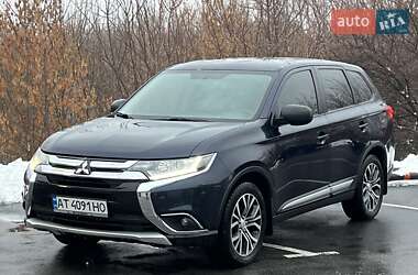 Позашляховик / Кросовер Mitsubishi Outlander 2016 в Києві