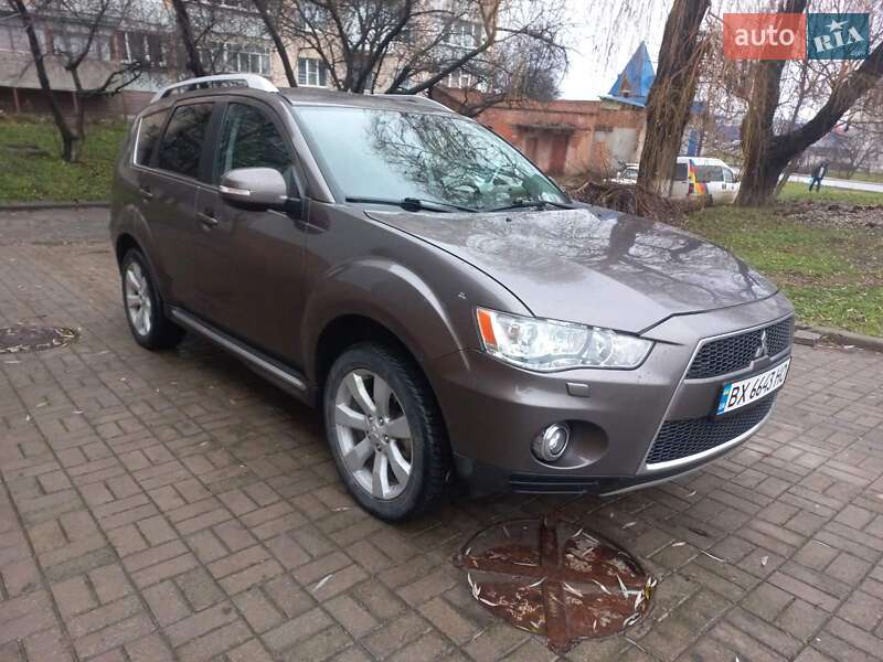 Mitsubishi Outlander 2012