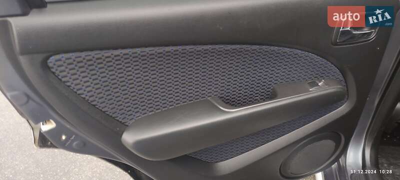Внедорожник / Кроссовер Mitsubishi Outlander 2008 в Киеве