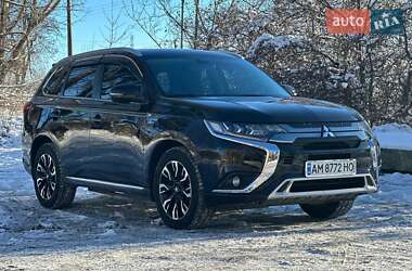 Позашляховик / Кросовер Mitsubishi Outlander 2018 в Житомирі