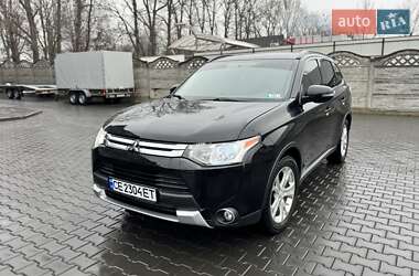 Внедорожник / Кроссовер Mitsubishi Outlander 2014 в 