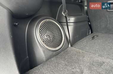 Внедорожник / Кроссовер Mitsubishi Outlander 2014 в 