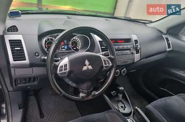 Внедорожник / Кроссовер Mitsubishi Outlander 2010 в 
