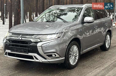 Позашляховик / Кросовер Mitsubishi Outlander 2019 в Києві