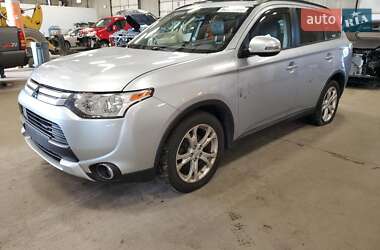 Mitsubishi Outlander 2015