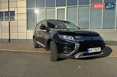 Позашляховик / Кросовер Mitsubishi Outlander 2019 в Києві