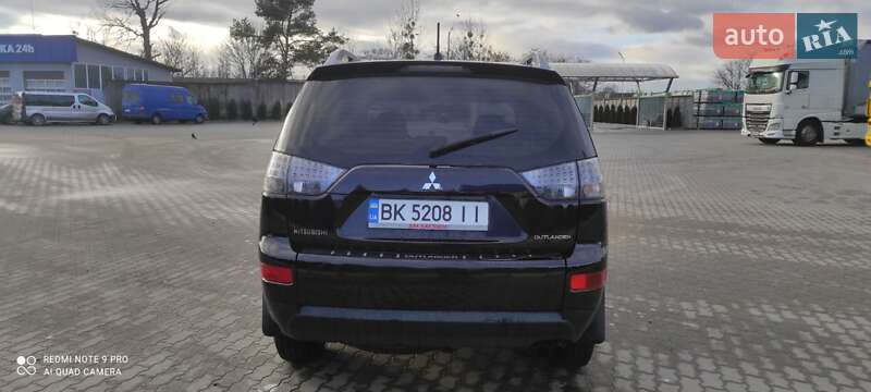 Внедорожник / Кроссовер Mitsubishi Outlander 2007 в Сарнах