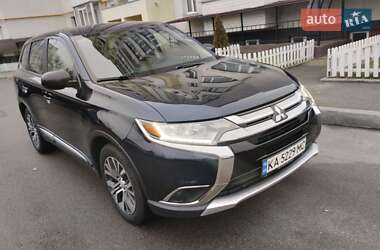 Позашляховик / Кросовер Mitsubishi Outlander 2017 в Чернігові