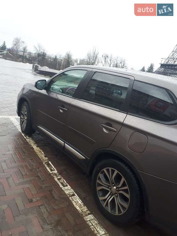 Позашляховик / Кросовер Mitsubishi Outlander 2016 в Харкові фото 4 Позашляховик / Кросовер Mitsubishi Outlander 2016 в Харкові