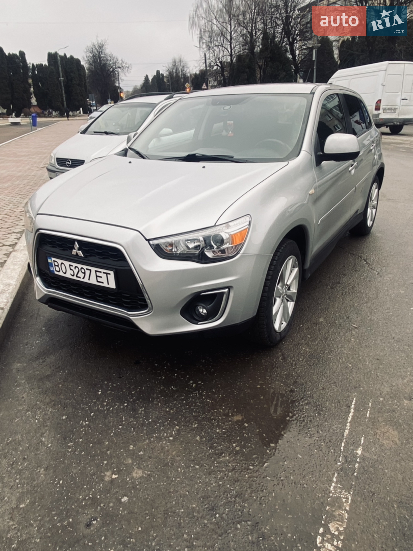 2014 Mitsubishi Outlander - фото 1