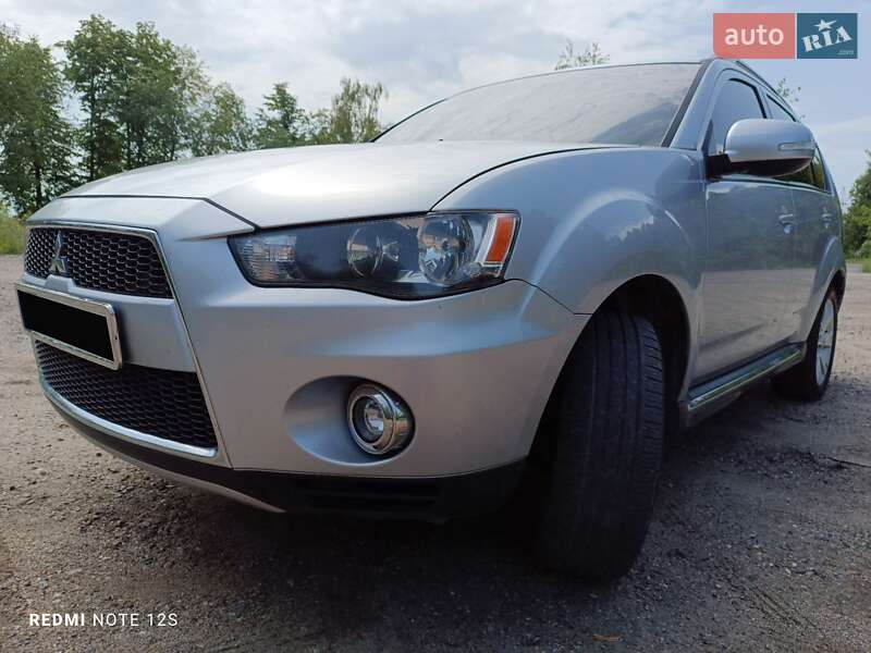 Позашляховик / Кросовер Mitsubishi Outlander 2011 в Глевасі