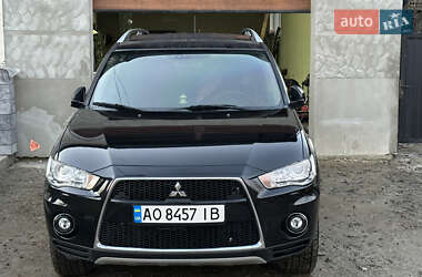 Позашляховик / Кросовер Mitsubishi Outlander 2010 в Сваляві