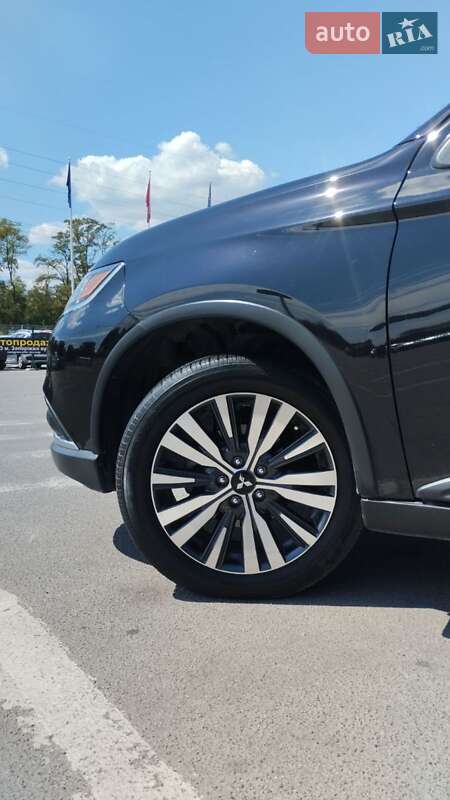 Позашляховик / Кросовер Mitsubishi Outlander 2019 в Запоріжжі