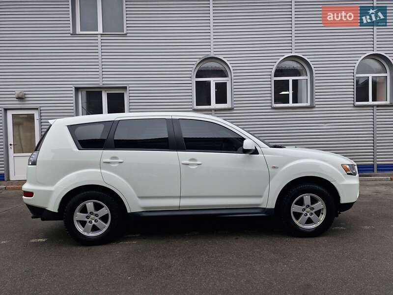 Позашляховик / Кросовер Mitsubishi Outlander 2011 в Миргороді