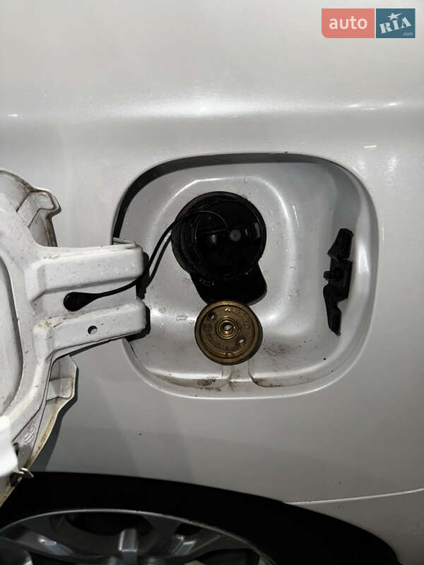 Внедорожник / Кроссовер Mitsubishi Outlander 2012 в Чернигове