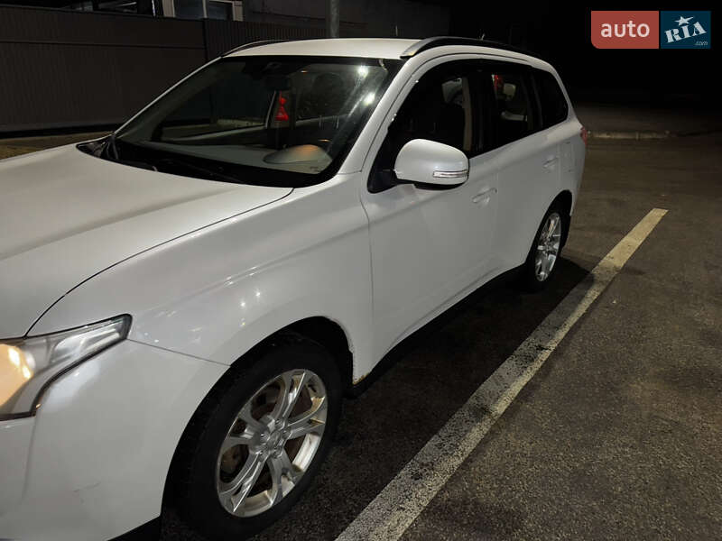 Внедорожник / Кроссовер Mitsubishi Outlander 2012 в Чернигове