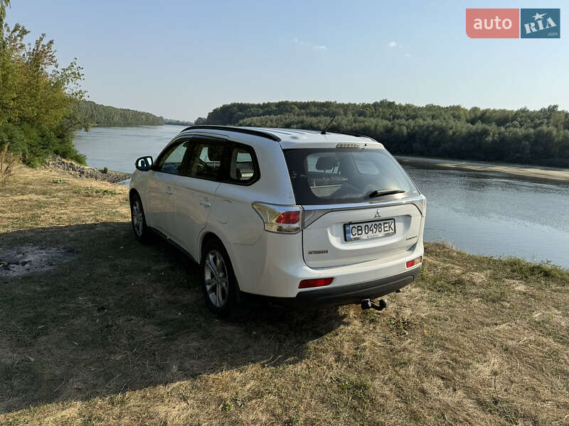 Внедорожник / Кроссовер Mitsubishi Outlander 2012 в Чернигове