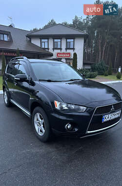 Позашляховик / Кросовер Mitsubishi Outlander 2010 в Києві