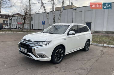 Внедорожник / Кроссовер Mitsubishi Outlander 2018 в Киеве