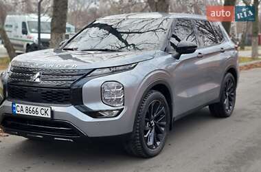 Позашляховик / Кросовер Mitsubishi Outlander 2022 в Черкасах