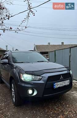 Внедорожник / Кроссовер Mitsubishi Outlander 2011 в Одессе