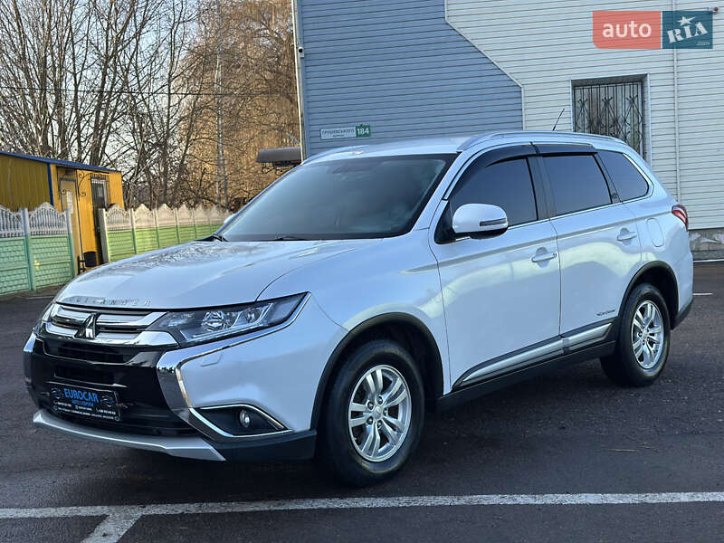 Позашляховик / Кросовер Mitsubishi Outlander 2016 в Дубні