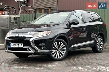 Позашляховик / Кросовер Mitsubishi Outlander 2019 в Хмельницькому