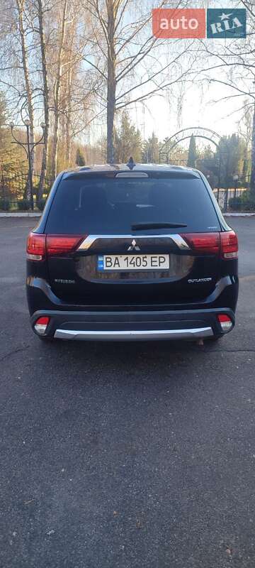 Позашляховик / Кросовер Mitsubishi Outlander 2016 в Знам'янці фото 5 Позашляховик / Кросовер Mitsubishi Outlander 2016 в Знам'янці