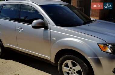 Внедорожник / Кроссовер Mitsubishi Outlander 2008 в 