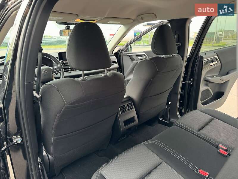Позашляховик / Кросовер Mitsubishi Outlander 2021 в Києві фото 8 Позашляховик / Кросовер Mitsubishi Outlander 2021 в Києві