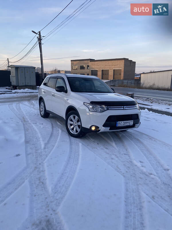 Позашляховик / Кросовер Mitsubishi Outlander 2014 в Тернополі