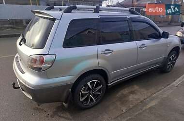 Внедорожник / Кроссовер Mitsubishi Outlander 2004 в Первомайске