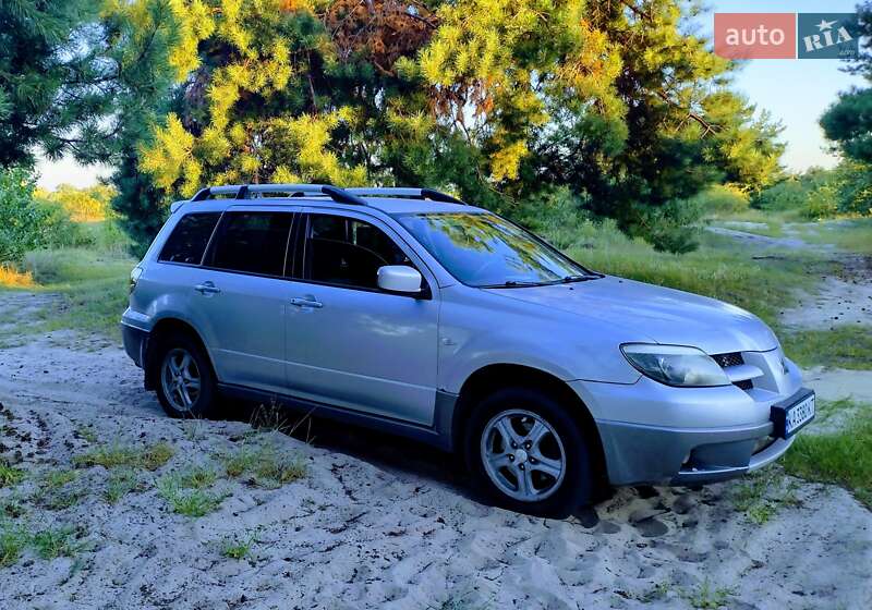 Внедорожник / Кроссовер Mitsubishi Outlander 2003 в Киеве