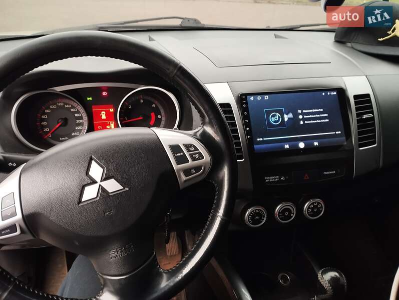 Позашляховик / Кросовер Mitsubishi Outlander 2008 в Кривому Розі