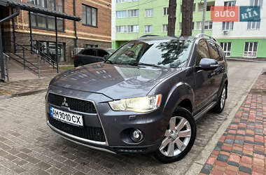 Позашляховик / Кросовер Mitsubishi Outlander 2010 в Києві