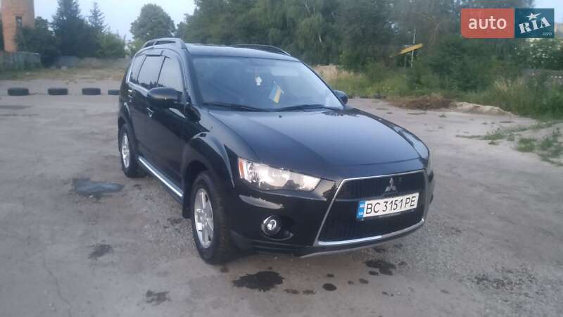 Позашляховик / Кросовер Mitsubishi Outlander 2011 в Львові