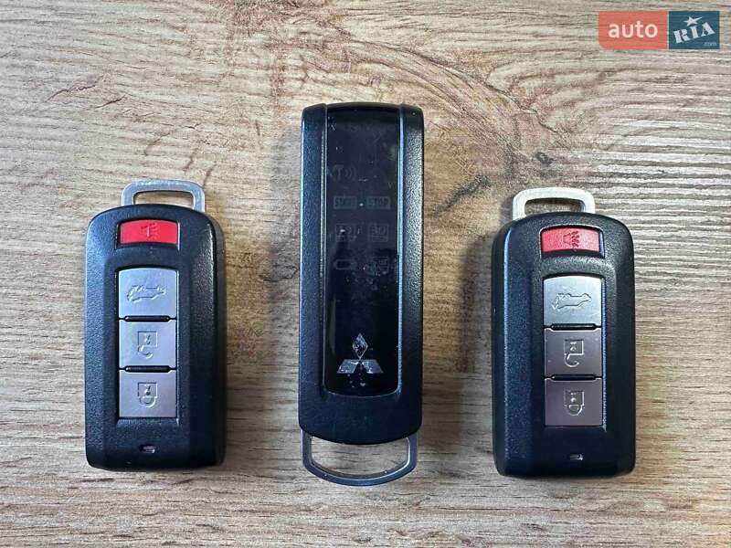 Позашляховик / Кросовер Mitsubishi Outlander 2015 в Львові фото 54 Позашляховик / Кросовер Mitsubishi Outlander 2015 в Львові